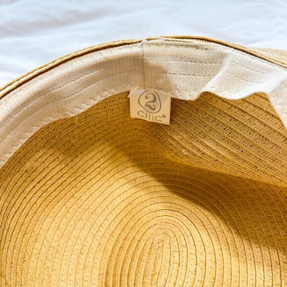 NWOT 2 Chic Wide Brim Straw Sun Beach Hat “Do Not Disturb” Tan Black Trim - Picture 5 of 5